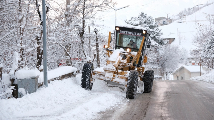 988 yerleşim yeri ulaşıma kapandı