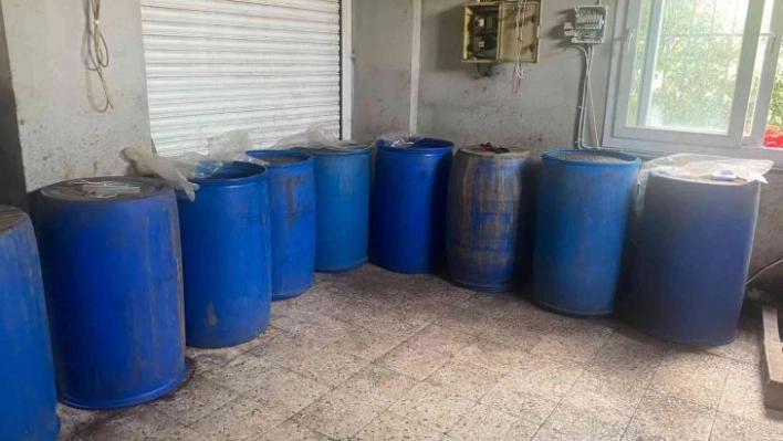 Adana'da bin 40 litre sahte içki ele geçirildi