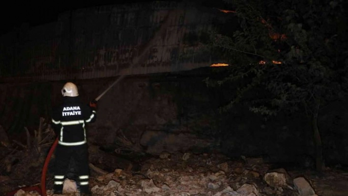 Adana'da geri dönüşüm fabrikasında yangın