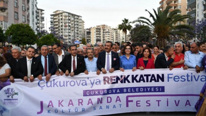 Adana'da jakaranda coşkusu