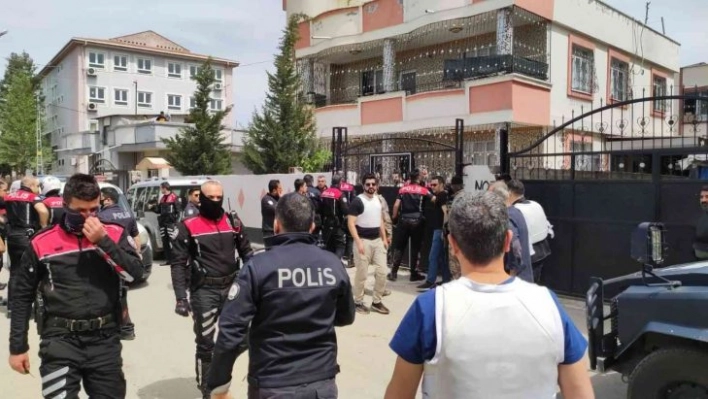 Adana'da polise silahlı saldırı: 1 ağır yaralı...(2)