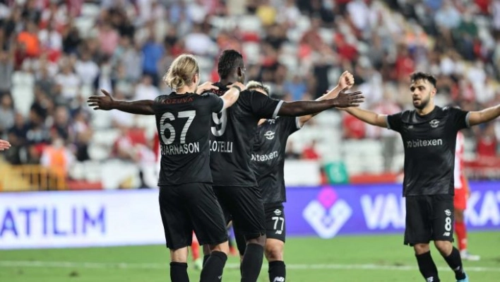 Super Mario Balotelli gollerine devam ediyor