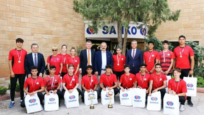 Adil Sani Konukoğlu Spor Lisesi öğrencilerinin başarısı