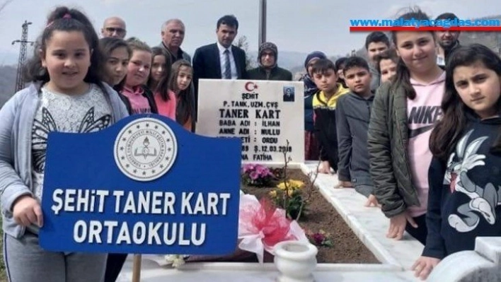 Adını taşıdığı okul, kabrini ziyaret etti