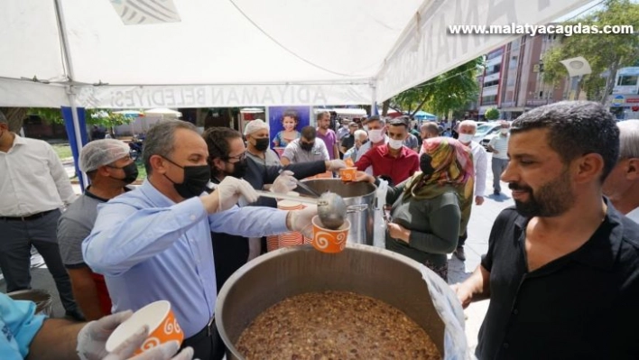 Adıyaman'da 2 Bin 500 kişilik aşure ikramı