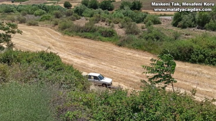 Adıyaman'da otomobil uçuruma yuvarlandı: 2 yaralı