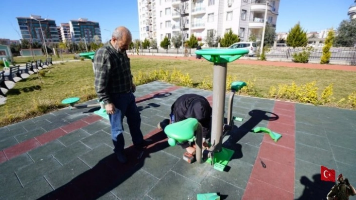 Adıyaman'da parklara bahar bakımı