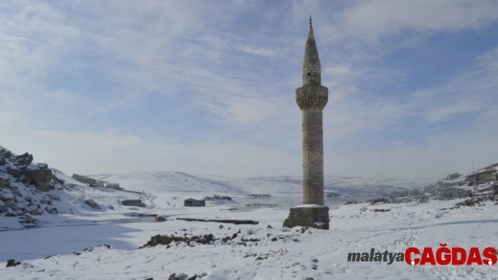 Ağrı'da sular altında kalan köy gün yüzüne çıktı