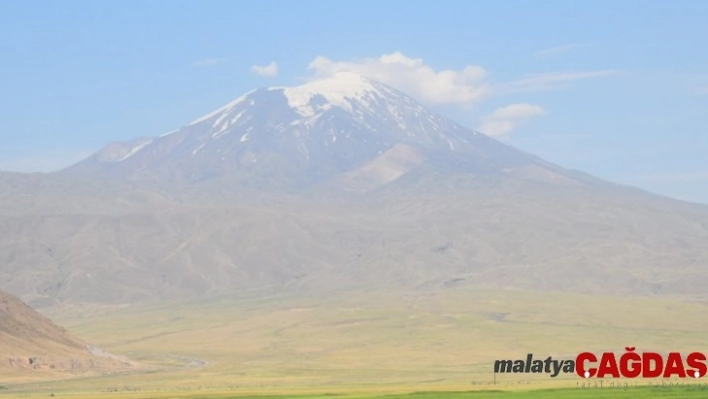 Ağrı Dağı ilk kez görenleri büyülüyor