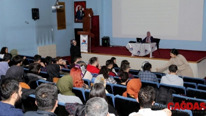 Ağrı İbrahim Çeçen Üniversitesi'nde  'Anne Sütü ve Emzirme Danışmanlığı Eğitimi' düzenlendi