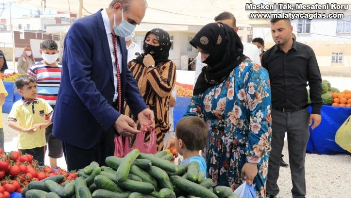 Akçakale'de ilk semt pazarı kuruldu