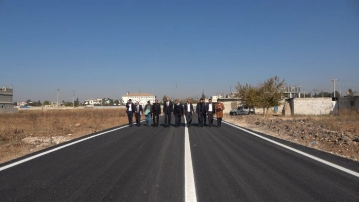 Akçakale'de yol yapım çalışmaları sürüyor