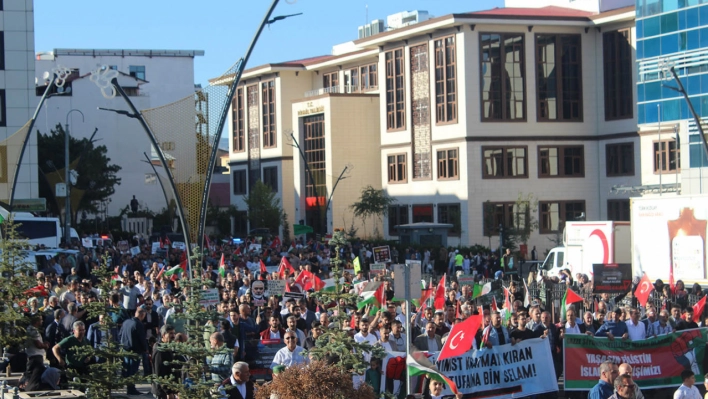 Aksa Tufanı'nın yıl dönümü için yürüyüş düzenlendi