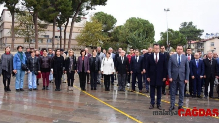 Alaşehir'de Öğretmenler Günü kutlandı