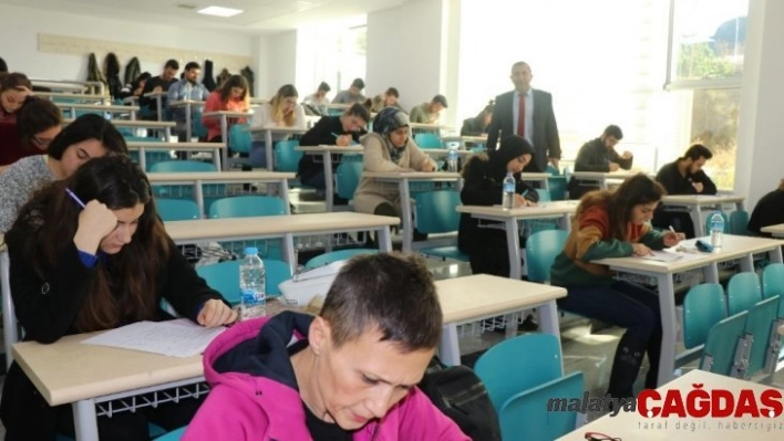 ALKÜ'de Yabancı dil yeterlilik sınavı yapıldı