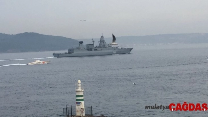 Alman savaş gemisi FGS Hamburg Çanakkale'de