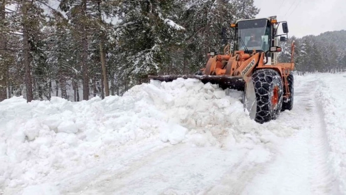 Amanoslar'da kardan kapanan yayla yolları ulaşıma açılıyor