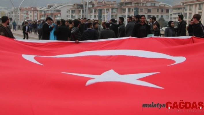 Amasya'da Bayrağa ve Şehitlere Saygı Yürüyüşü