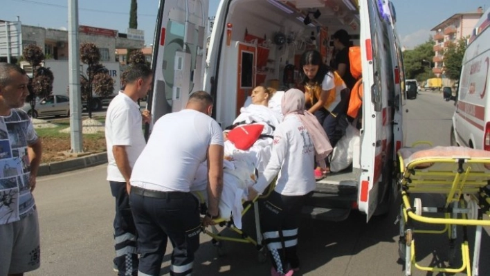 Ambulans kaza yapınca yeniden hastanelik oldu