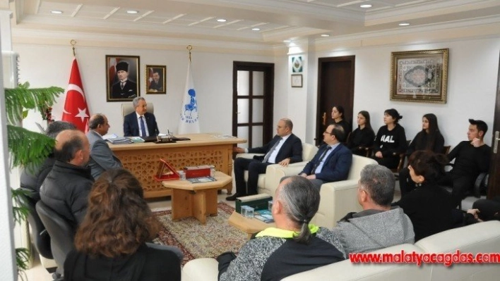 Anadolu Lisesi heyetinden Başkan Akkaya'ya ziyaret