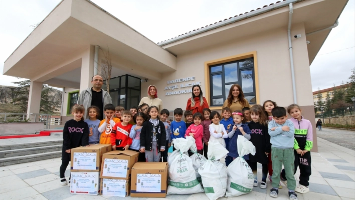 Anaokulu öğrencilerinden ihtiyaç sahibi depremzedelere gıda kolisi