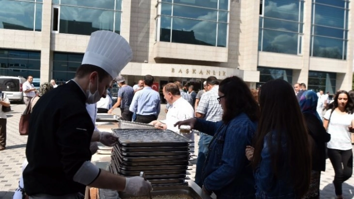 Ankara Büyükşehir Belediyesi'nden aşure ikramı