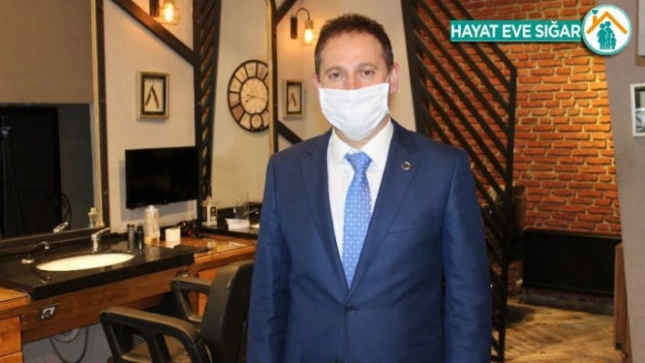 Ankara'da berberler dükkanlarını sterilize ederek açmaya hazırlanıyor