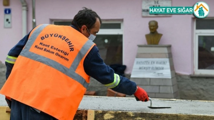 Ankara'da okullara ve üst geçitlere makyaj