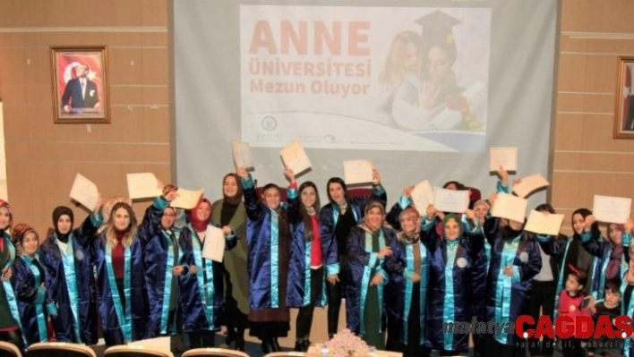 Anne üniversitesi ilk mezunlarını verdi