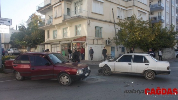 Antalya'da trafik kazası: Aynı aileden 6 kişi yaralandı