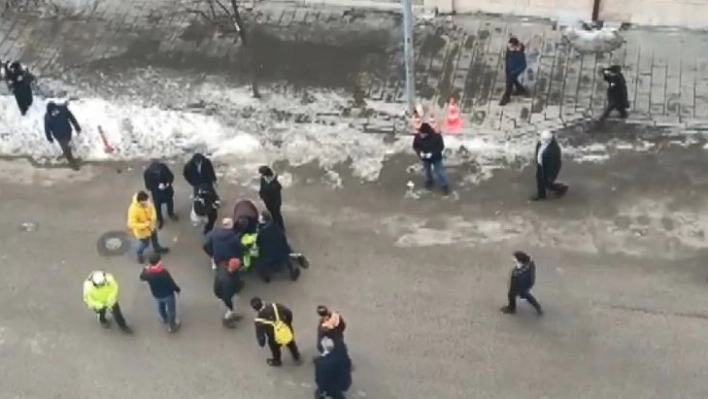 Aracıyla polisi sürükledi, böyle kaçtı