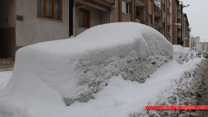 Araçlar karda kayboldu, Kızılırmak dondu