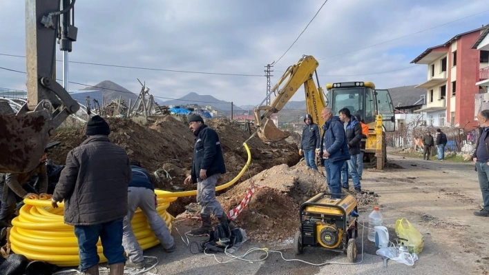 Arapgir'de doğalgaz çalışmaları hız kesmeden devam ediyor