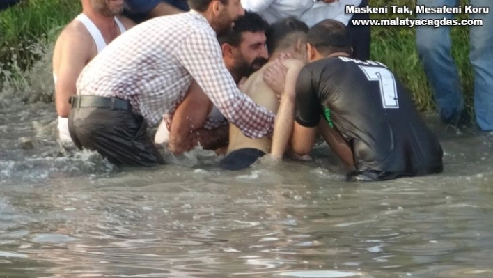 Arkadaşları ile birlikte Dicle Nehrine girdi, cansız bedeni çıktı