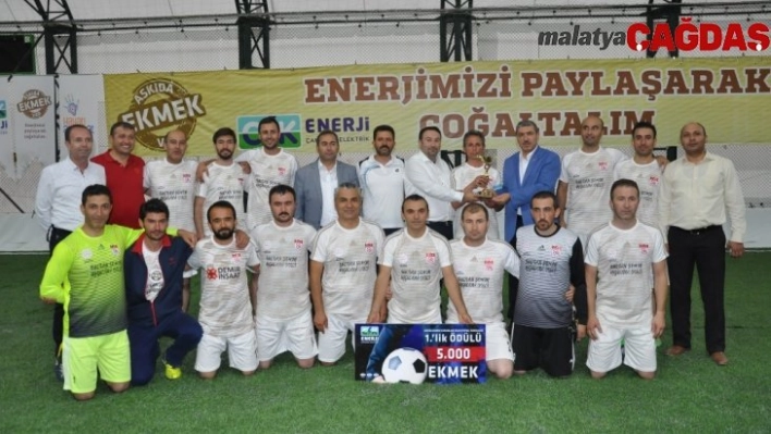 Askıda ekmek futbol turnuvasının kazananı belli oldu