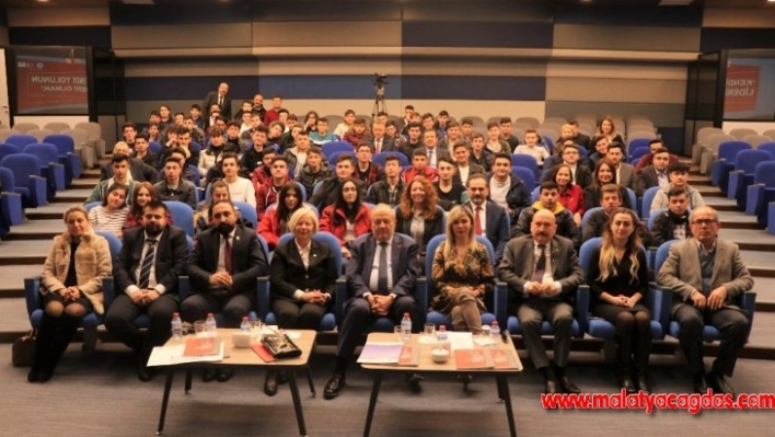 ASO Başkanı Özdebir: 'Artık insanları değerlendirirken ne bildiğine değil, bildikleri ile neler yapabildiklerine bakılıyor'