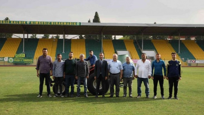 Atatürk Stadyumu'nda bakım çalışmaları başladı