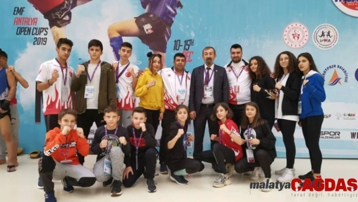 Aydınlı sporcular Muaythai müsabakalarına damga vurdu