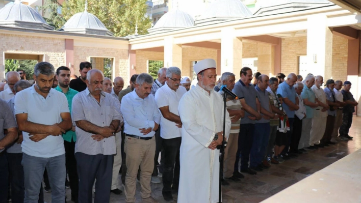 Ayşenur Ezgi Eygi için gıyabi cenaze namazı kılındı