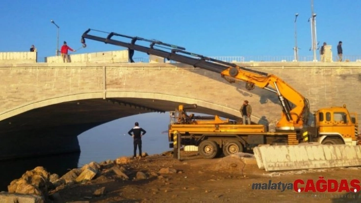 Ayvalık'ta deniz manzaralı Gönül Yolu Köprüsü'nde son viraj