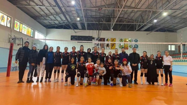 Bağlar Belediyespor kadın voleybol takımı haftayı galibiyetle kapattı