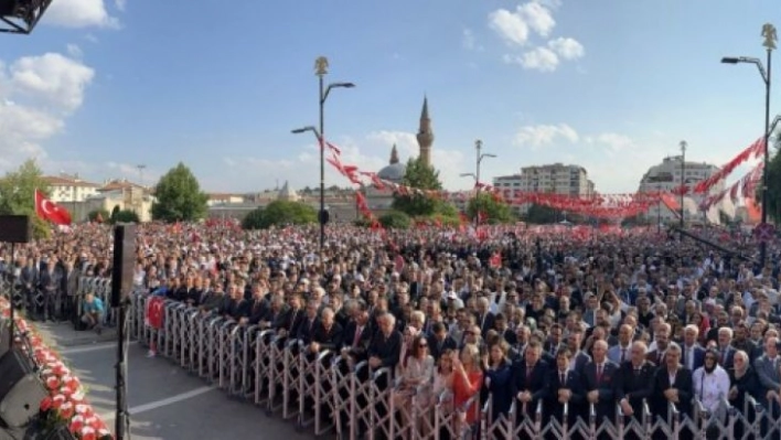 Bahçeli Sivas'ta 35 bin kişiye seslendi