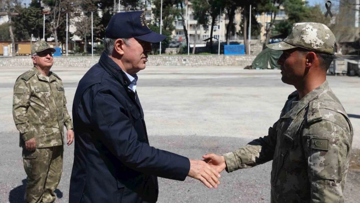 Bakan Akar, Antakya'da devam eden çalışmaları inceledi