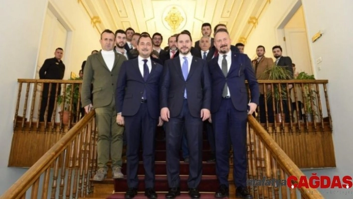 Bakan Albayrak ile çekilen fotoğraf Tekirdağ'da tartışma konusu oldu