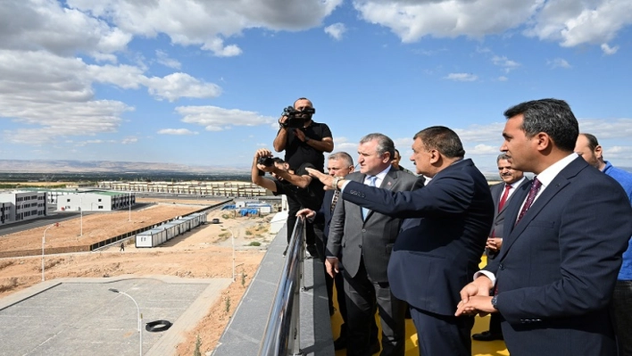 Bakan Aşkın Bak,  Çok Modern Ve Kayısı İçin Önemli Bir Merkez