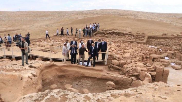 Bakan Ersoy, Karahantepe'yi tanıttı