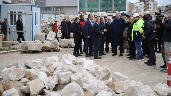 Bakan Ersoy, Malatya'da incelemelerde bulundu