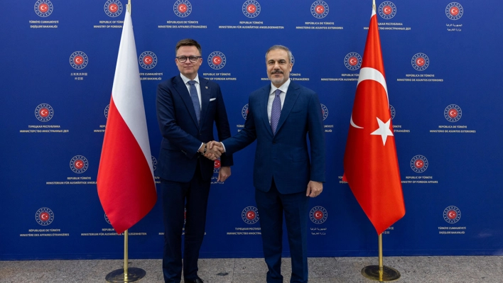 Bakan Fidan, Polonya Meclis Başkanı Holownia ile görüştü