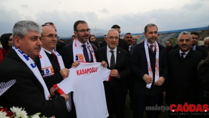 Bakan Kasapoğlu: 'Sporu tabana yayma noktasında çalışmaları ve gayretleri daha yukarılara taşıyacağız'