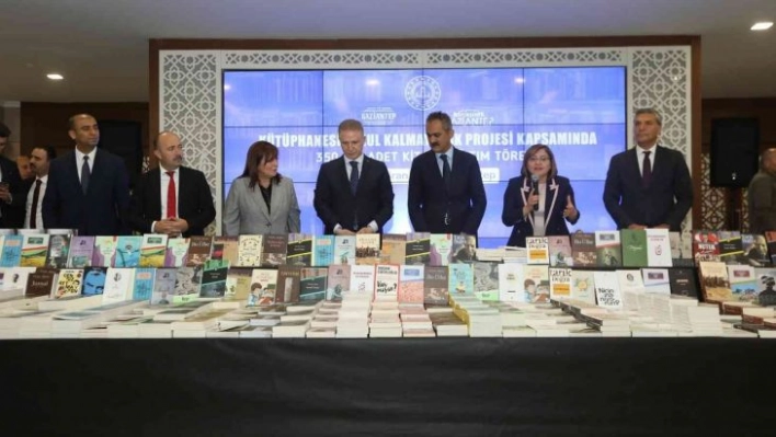 Bakan Özer: 'Kütüphanelerdeki kitap sayısını 70 milyona çıkarmanın mutluluğunu yaşıyoruz'